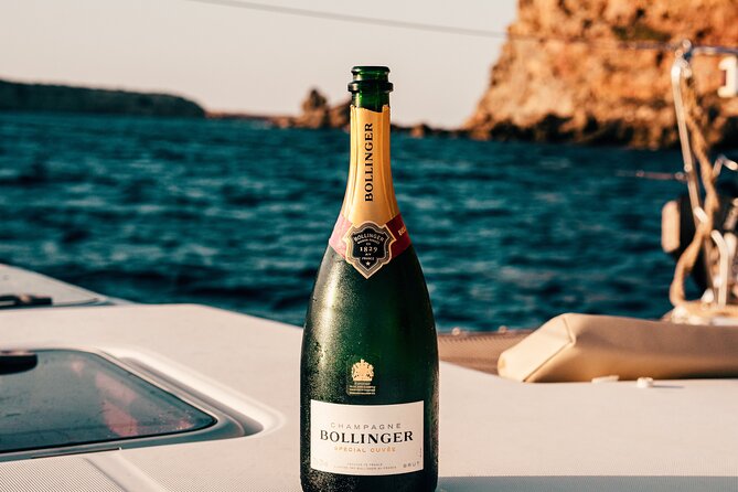 Private Yacht Voyage : Music, Wine & Snacks for Groups - The Boat Condition Is Worth Asking About