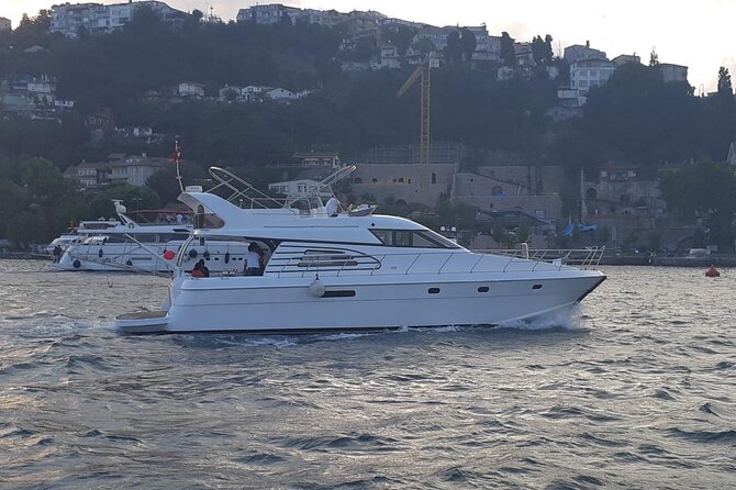 Private Yacht Voyage : Music, Wine & Snacks for Groups - Who Should Book This Yacht Cruise