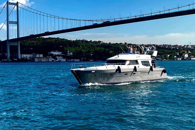 Private Yacht Voyage : Music, Wine & Snacks for Groups - Booking Tips for a Smoother Ride