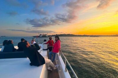 Scenic Bosphorus Sunset Cruise – 2.5 Hours of Luxury & Views