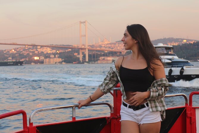 Short Bosphorus Cruise Tour With Hotel Pickup And Audio Guide - Seeing Istanbul from the Golden Horn