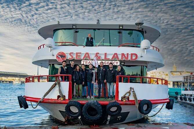 Short Bosphorus Cruise Tour With Hotel Pickup And Audio Guide - The European and Asian shores from one deck