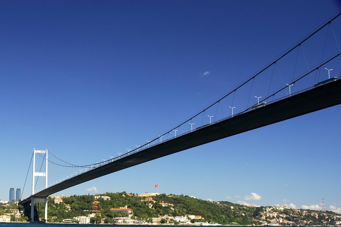 Short Guided Bosphorus and Golden Horn Boat Tour - Who gets the most from this Istanbul cruise