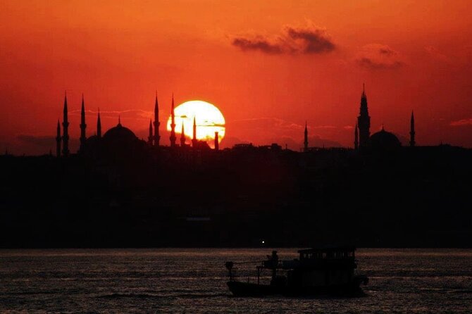 Short Guided Bosphorus Sunset Cruise - Meeting in Sultanahmet and walking to the pier