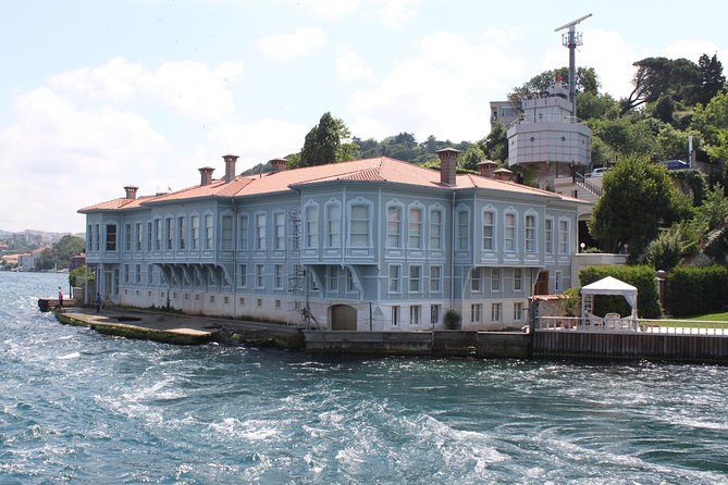 Small Group Full-Day Istanbul: Old City, Bosphorus Cruise & Lunch - Along the Golden Horn to the Bosphorus