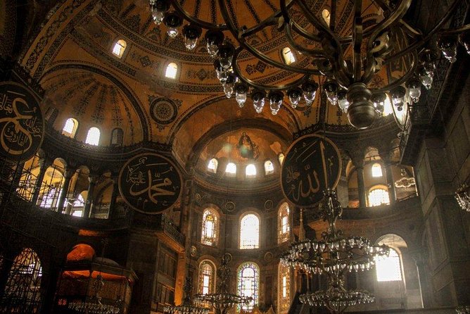 Small Group Full-Day Istanbul Old City Tour with Lunch & Tickets - Topkapı Palace: the day’s largest historical stop
