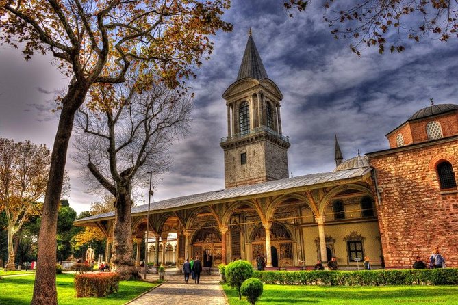 Small Group Tour: Essential Istanbul - Hippodrome: reading the square as a Roman racetrack