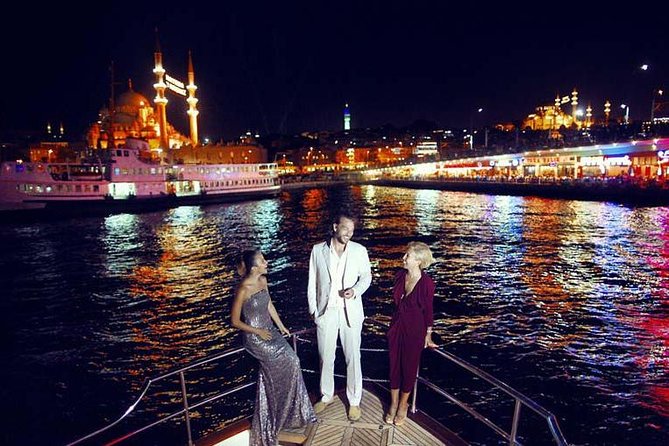 Stage Front Bosphorus Dinner Cruise with Pickup & Drinks included - From Kabataş to the Fatih Sultan Mehmet Bridge