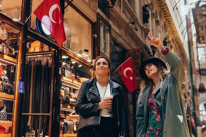 Street Food & Wine Pairing Kadikoy Evening Tour - Kadikoy Carsisi and the market tastings