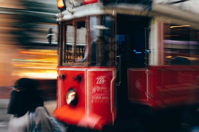 Street Food & Wine Pairing Kadikoy Evening Tour - A private format with useful flexibility