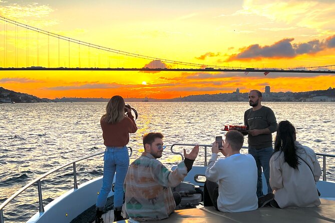 Sunset or Daytime Istanbul Guided Luxury Yacht Cruise with Snacks - Starting near Arap Camii and the Golden Horn