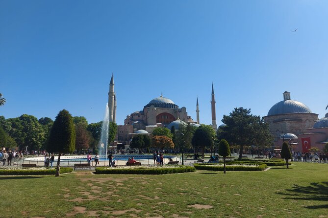 The Must See Old City Tour in Istanbul - Two hours at Topkapı Palace