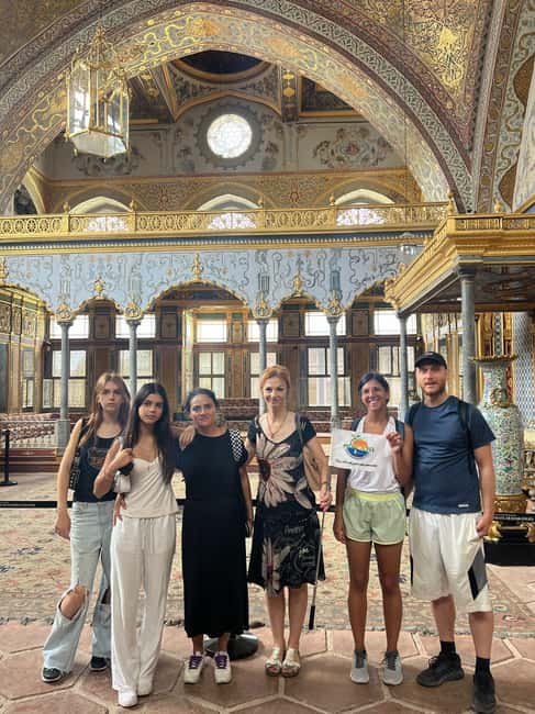 Topkapi Palace & Harem, Skip-the-Line Entry with SMALL GROUP - The four courtyards and palace gardens