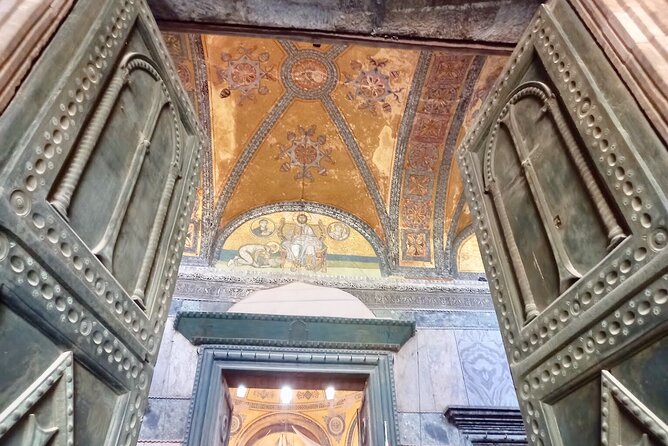 Topkapi Palace with Harem and Blue Mosque Guided Tour - The Harem and the private world of the palace