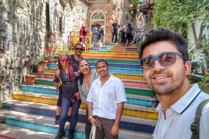 Tours in Spanish in Istanbul. Private tour in Istanbul. Bosphorus tour. - The bazaar brings the city down to street level