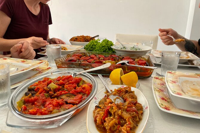 Traditional Family Dinner in Istanbul with with Eastern Family - Why the two-hour format can feel short