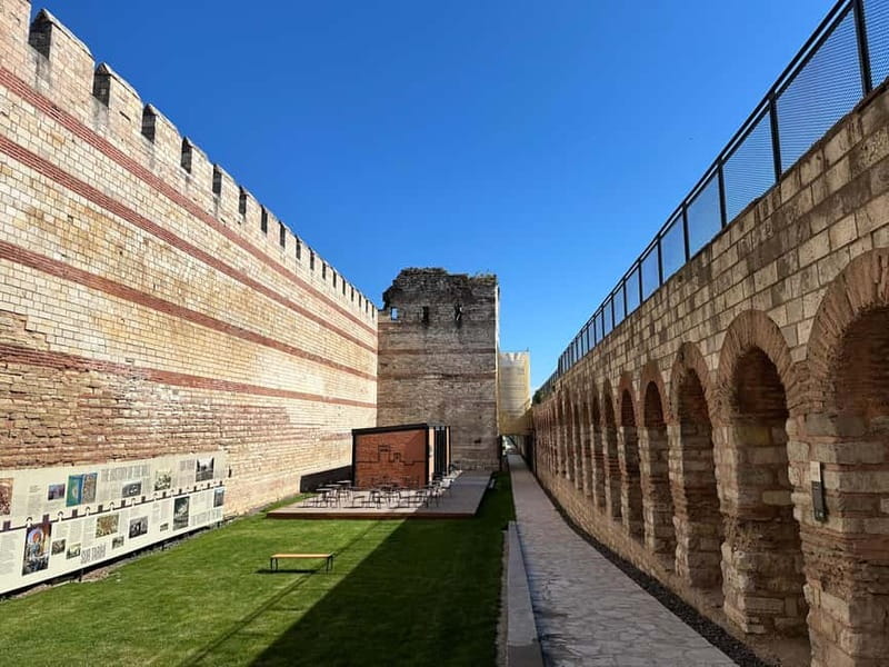 Walls of Contantinople and Blachernea Palace Tour - The Palace of the Porphyrogenitus and Blachernae